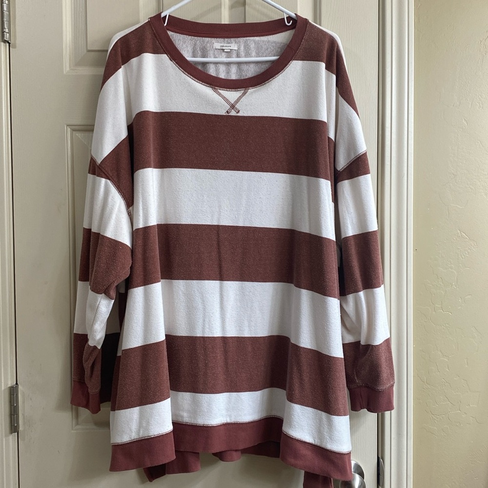 Maurice’s color block sweater.  Rust/Creamish White Color